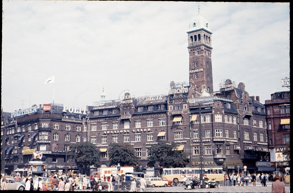 013_rathausplatz.jpg