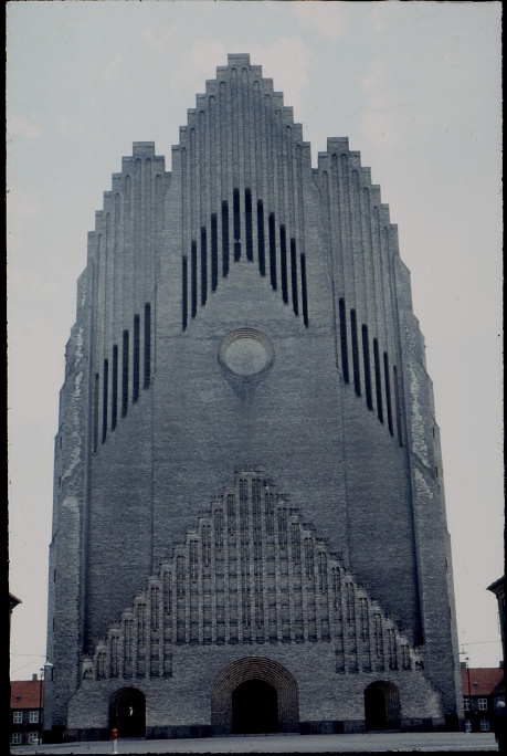 022_grundvigskirk.jpg