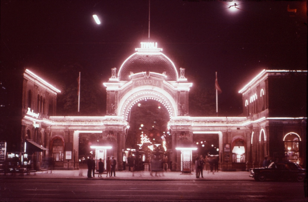 046_tivoli_haupteingang.jpg